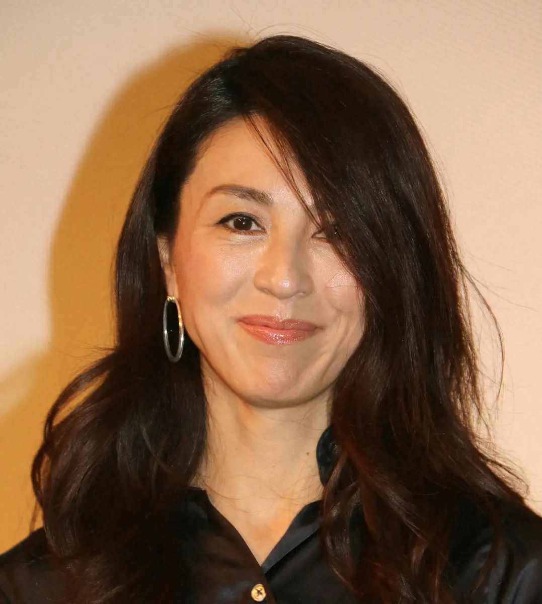 【画像・写真】雨宮塔子　自宅公開で出演者あ然「どんなデカい家や」はしご登ってクローゼットに手を伸ばし…