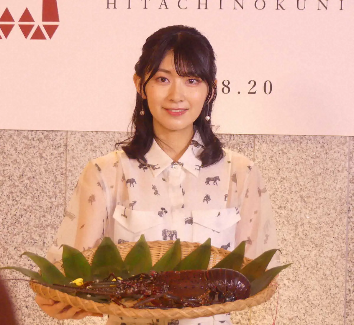 【画像・写真】檜山沙耶　地元・茨城県産高級イセエビに「“うま檜山”です！」