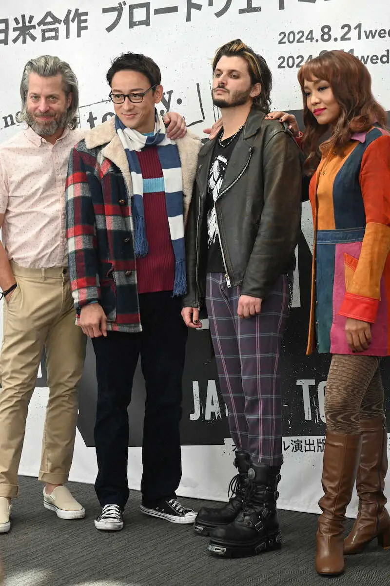 【画像・写真】山本耕史　妻・堀北真希さんの助言に感謝　英文法の疑問も「パッと教えてくれた」　全編英語舞台に挑戦