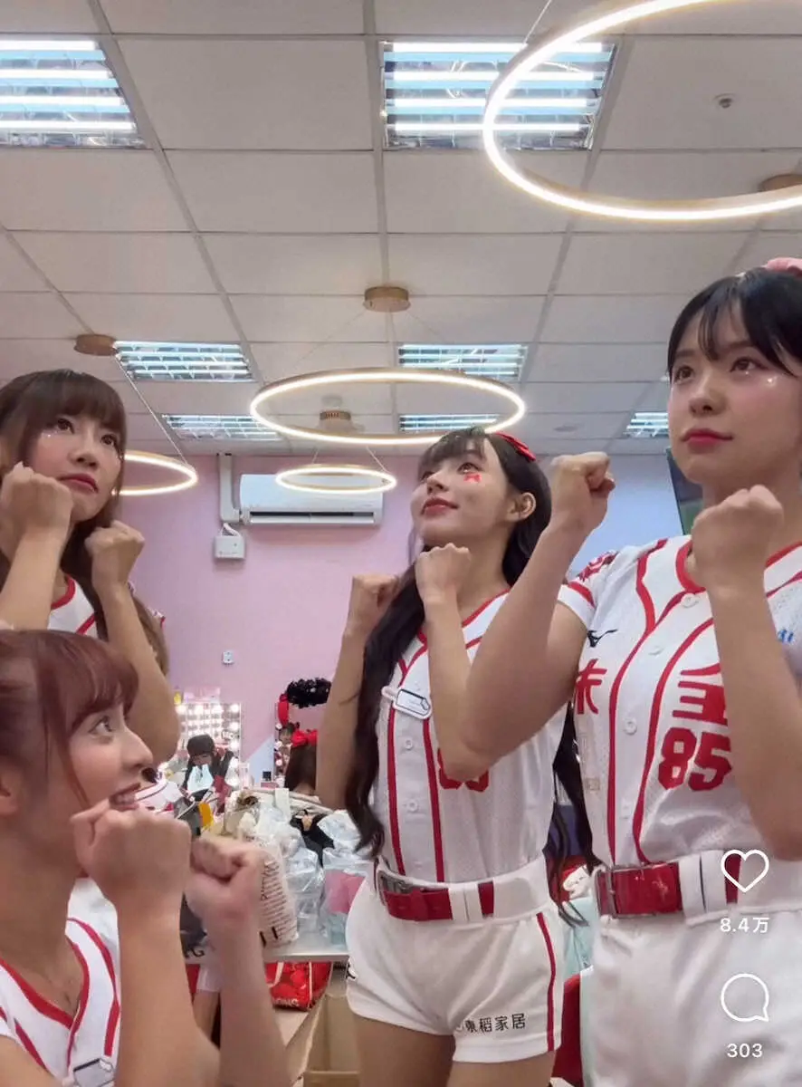 【画像・写真】SNSで大流行ダンスを踊るリン・シャン（右から2人目）リン・シャン公式インスタグラム（＠95＿mizuki）から。