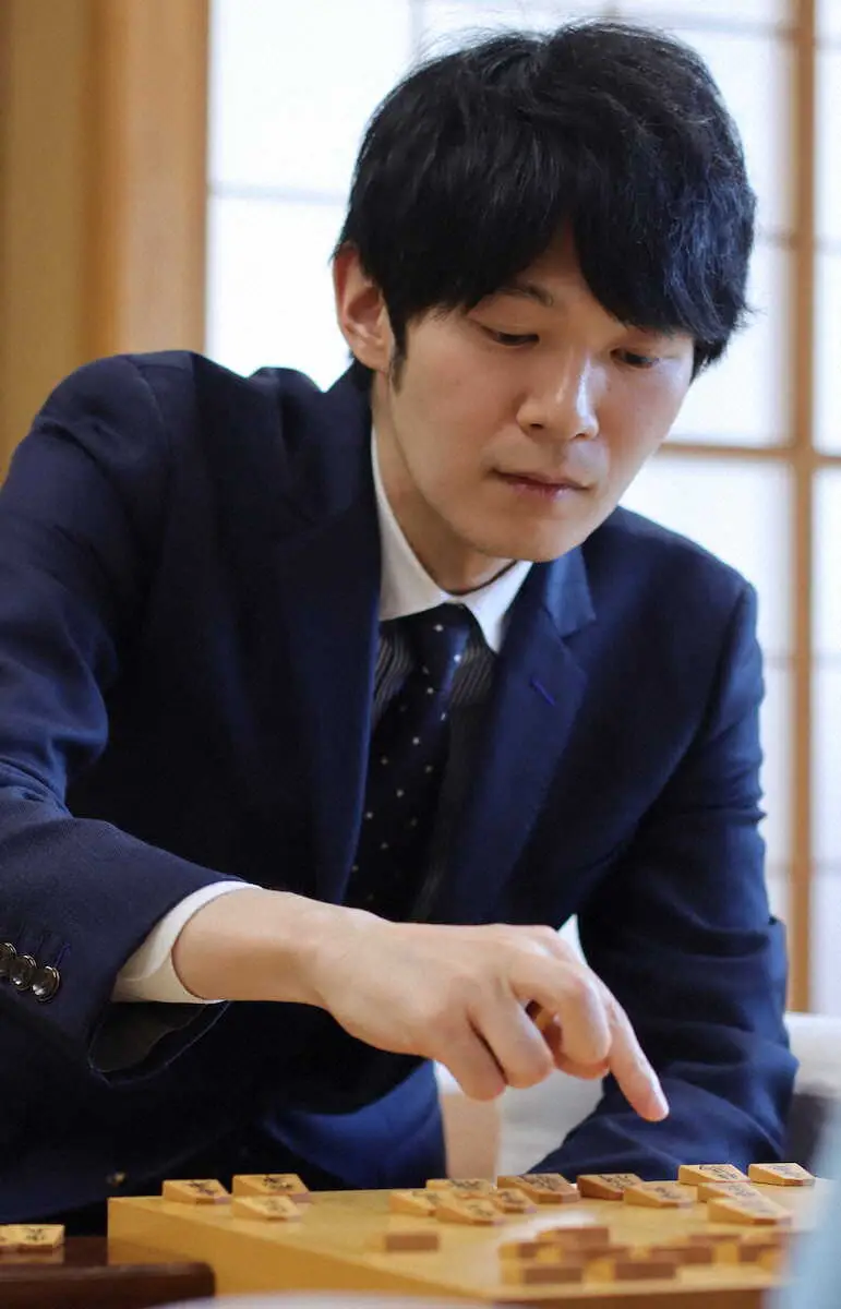 【画像・写真】斎藤八段　羽生九段を下し1敗堅持　B級1組順位戦　王将戦ではリーグ入りをかけ次戦広瀬九段と