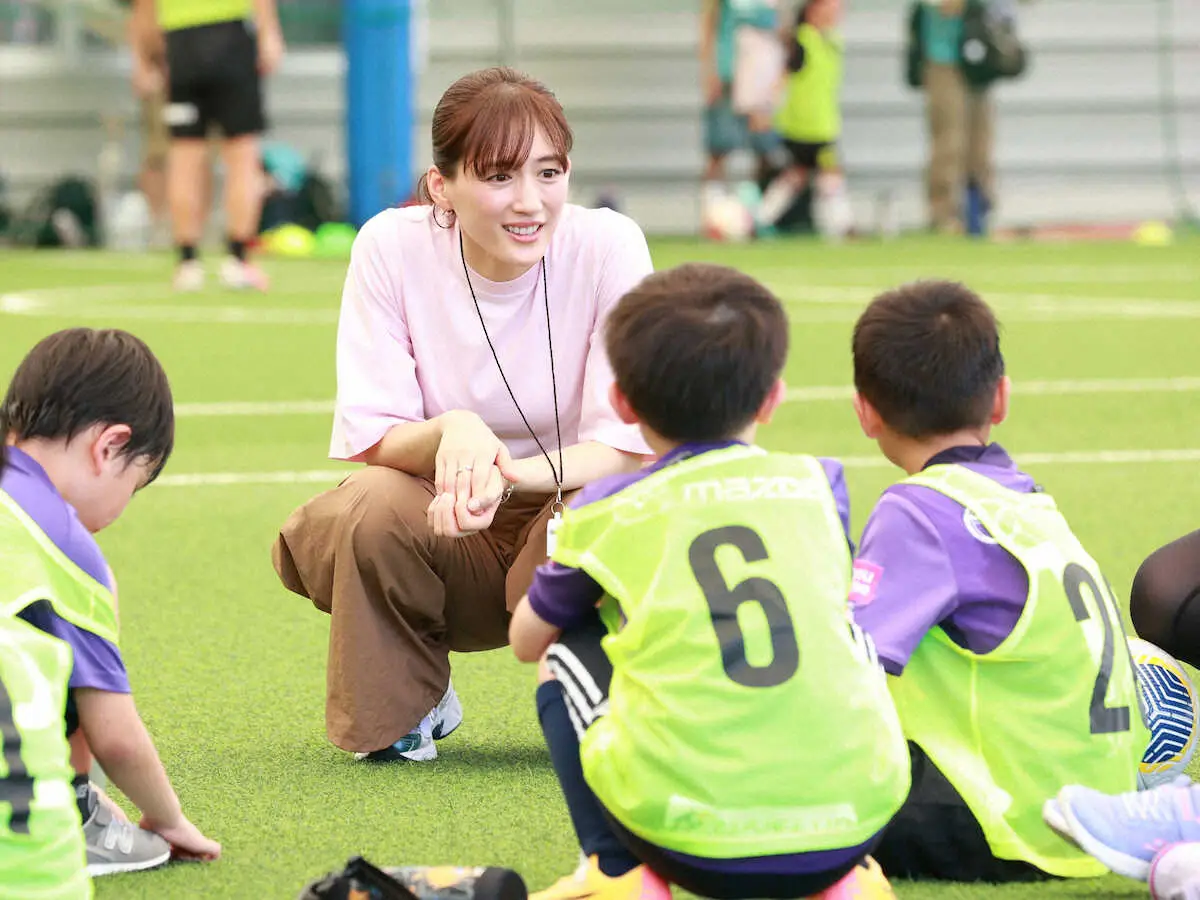 【画像・写真】綾瀬はるか　出身地広島県でサッカー特別イベントに登場
