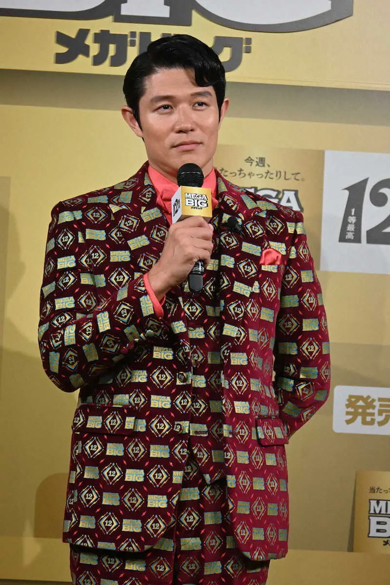 【画像・写真】鈴木亮平　12億円でかなえたい夢は…「プライベートビーチを買う」MEGA BIG新CM発表会出席