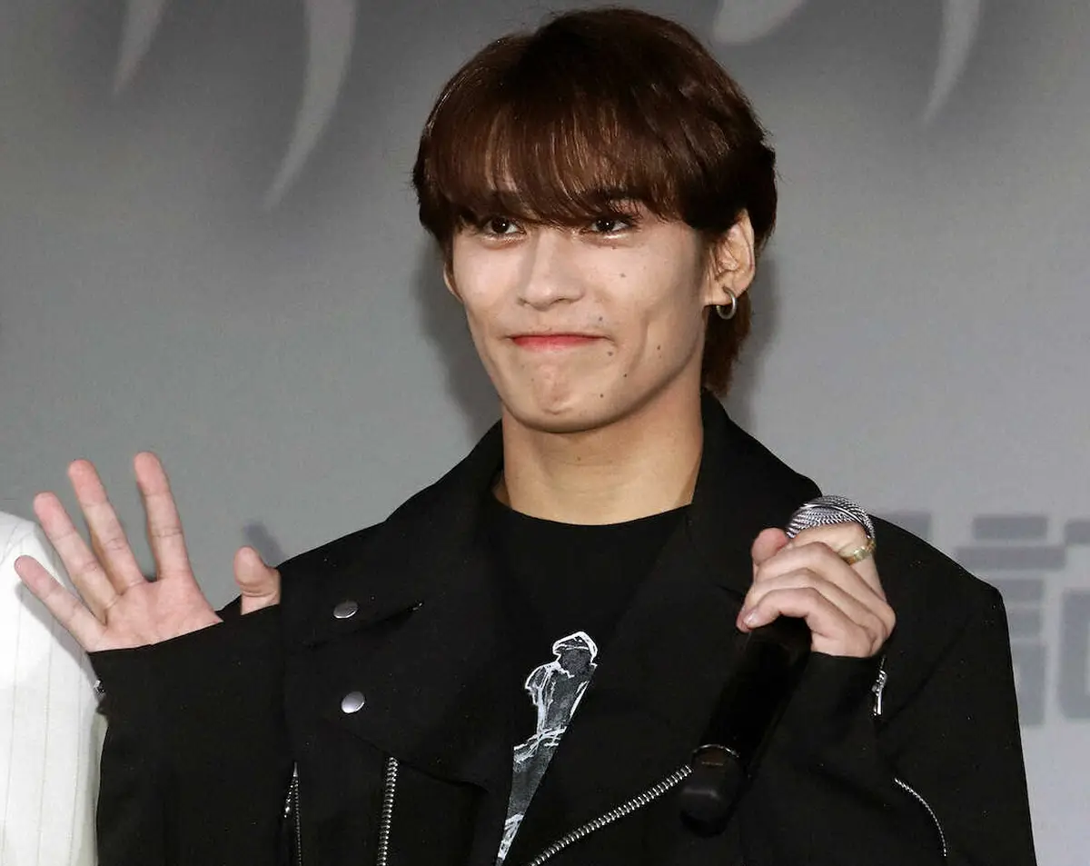 【画像・写真】関哲汰　激しいアクション「頑張って良かった」　単独初主演映画「100秒の拳王…」公開記念舞台あいさつ