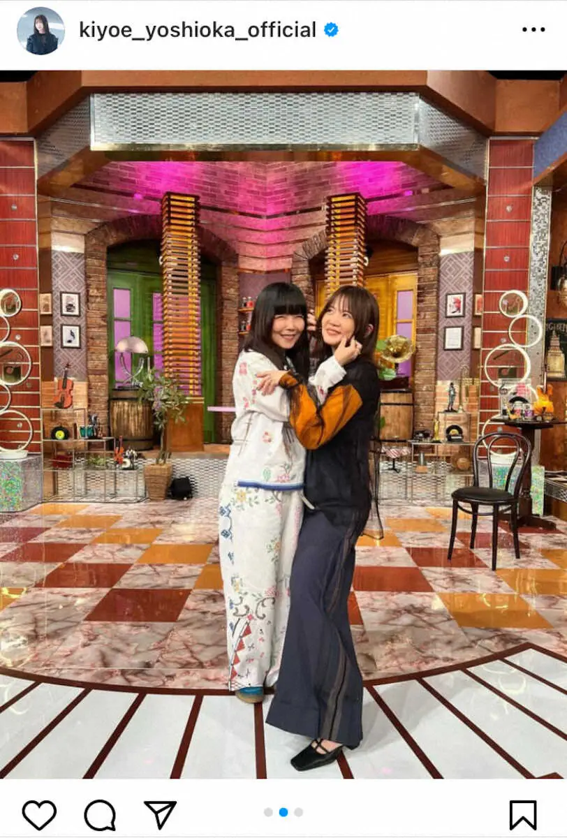 【画像・写真】吉岡聖恵　「憧れ」シンガーと熱いハグ！ほっぺつねられる愛らしいショットで「幸せ」「愛してる」