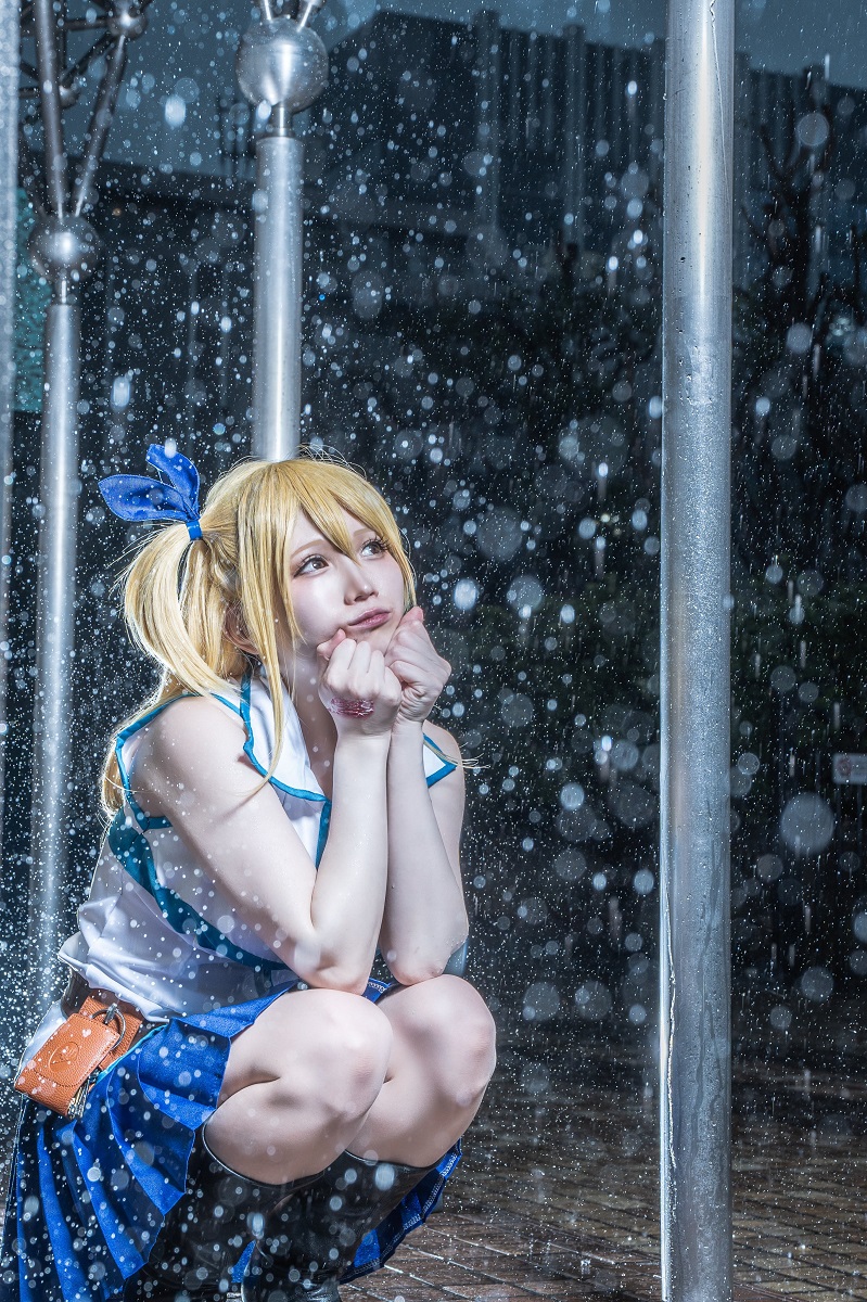 Twinkling Beauty: Lucy’s Dazzling FAIRY TAIL Cosplay Shines Bright