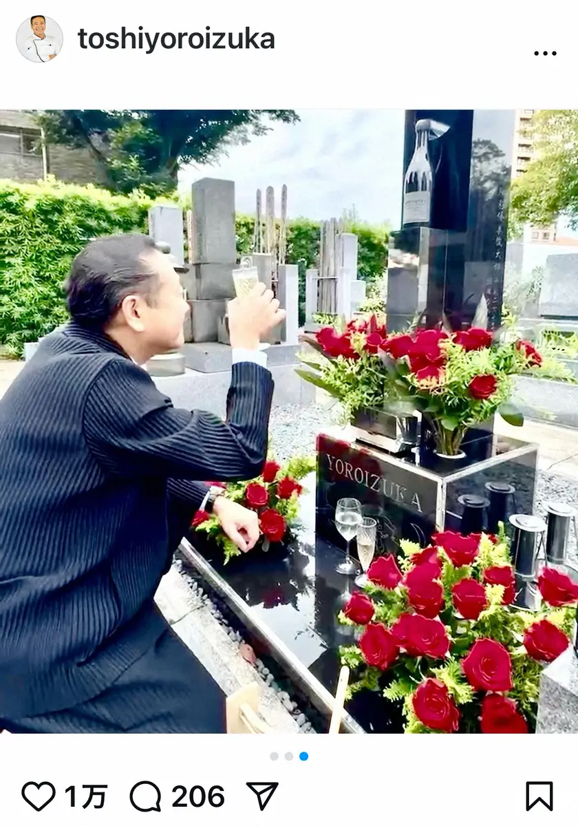 【画像・写真】鎧塚俊彦氏　妻・川島なお美さんの9回目の命日　真っ赤なバラとシャンパンで「朝から少しだけ女房と乾杯」
