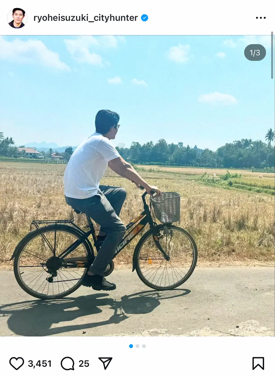 【画像・写真】鈴木亮平　エジプト、ギリシャ…今度はインドネシア！自転車乗る“レア”ショットに「脚長い」「CMかと」