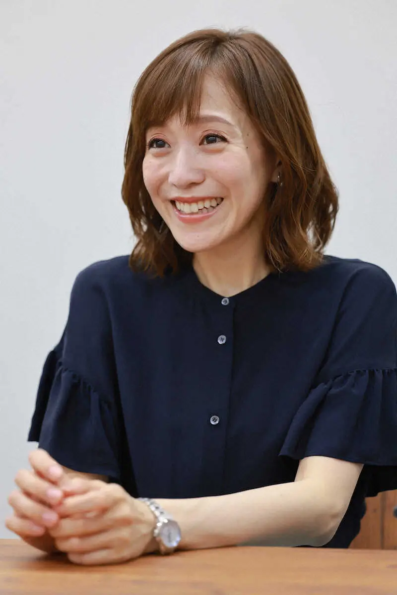 【画像・写真】「TBSの顔」江藤愛アナウンサー　“書く”たる信念　大好きな文房具相棒に“生涯TBS”宣言