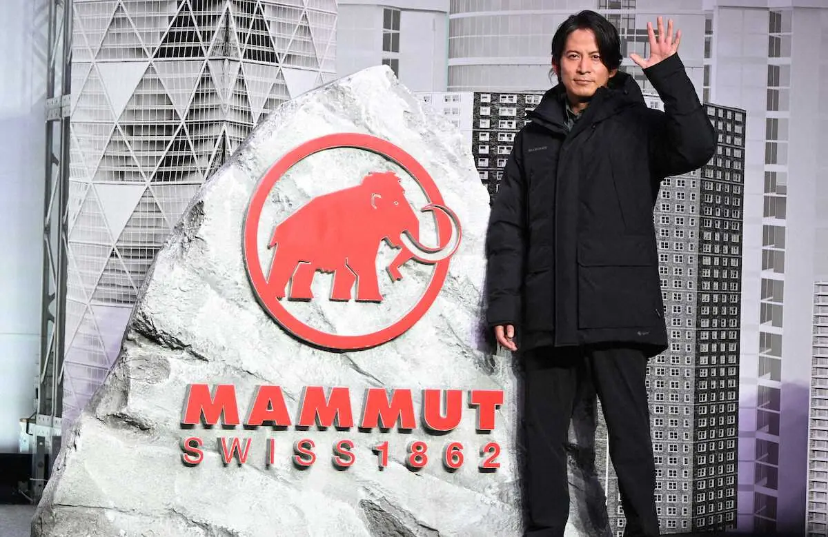 【画像・写真】岡田准一　“雪山”からイベント登場！　次の挑戦は？「歩いてしか登ったことがないので…」