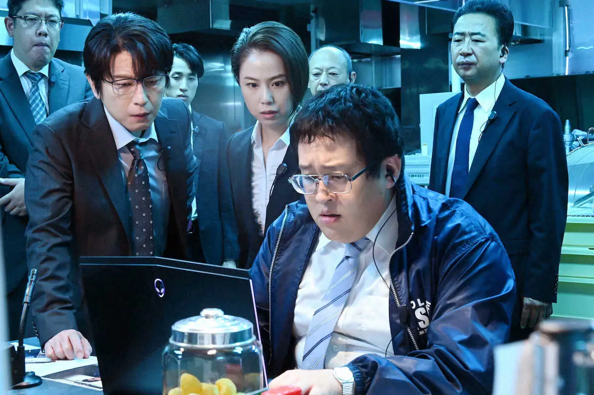 【画像・写真】日テレ「潜入兄妹」ついに開幕　P明かす組織幹部役・吹越満の起用理由と今後の見どころやメッセージ性