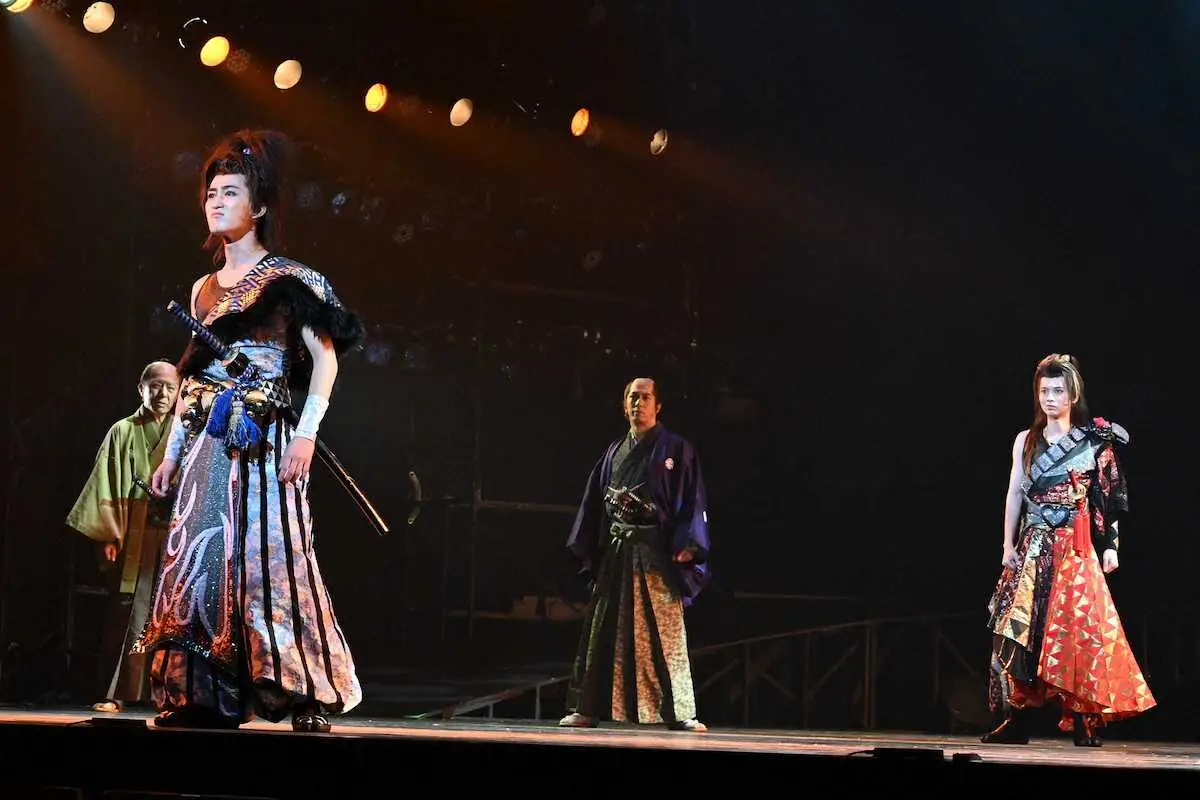 【画像・写真】HiHi　Jets井上瑞稀　主演舞台は「圧巻です」　橋本涼とのダブル主演舞台「劇走江戸鴉」初日