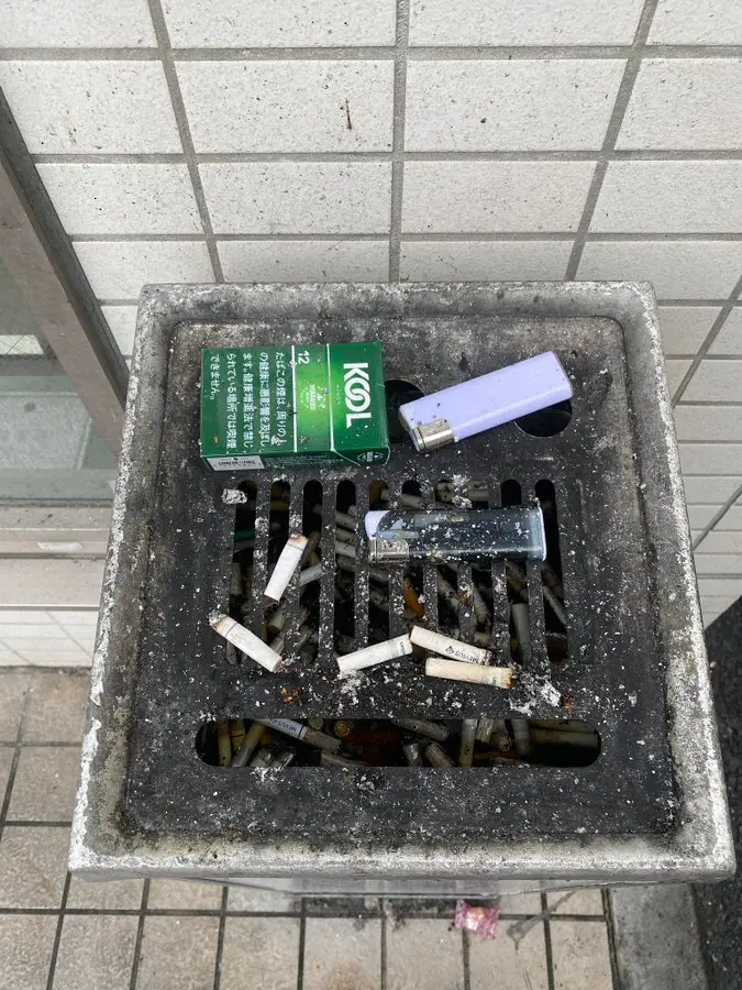 【画像・写真】元暴走族芸人、喫煙所で見た“最悪”の光景にブチギレ！空き箱＆ライター放置に「こういうことするから…」