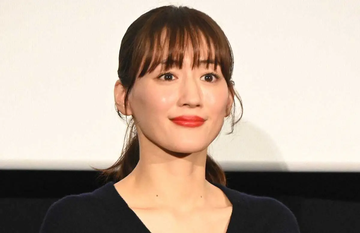 【画像・写真】綾瀬はるか　1年ぶりの主演映画　初挑戦の役柄で「たばこを吸うシーンは市川実日子さんと猛特訓」