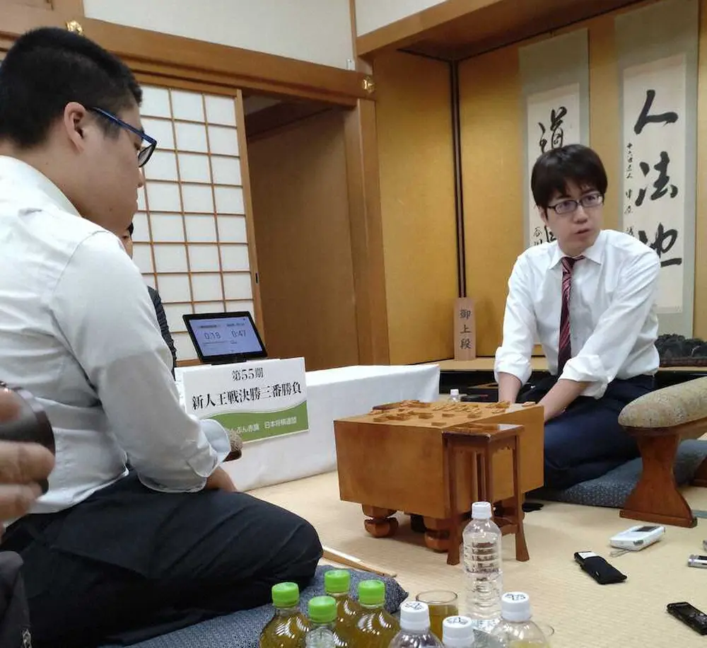 【画像・写真】服部六段　新人王戦V2　勝率は藤井王将超えの・913　「北陸にタイトルを」がモチベーション