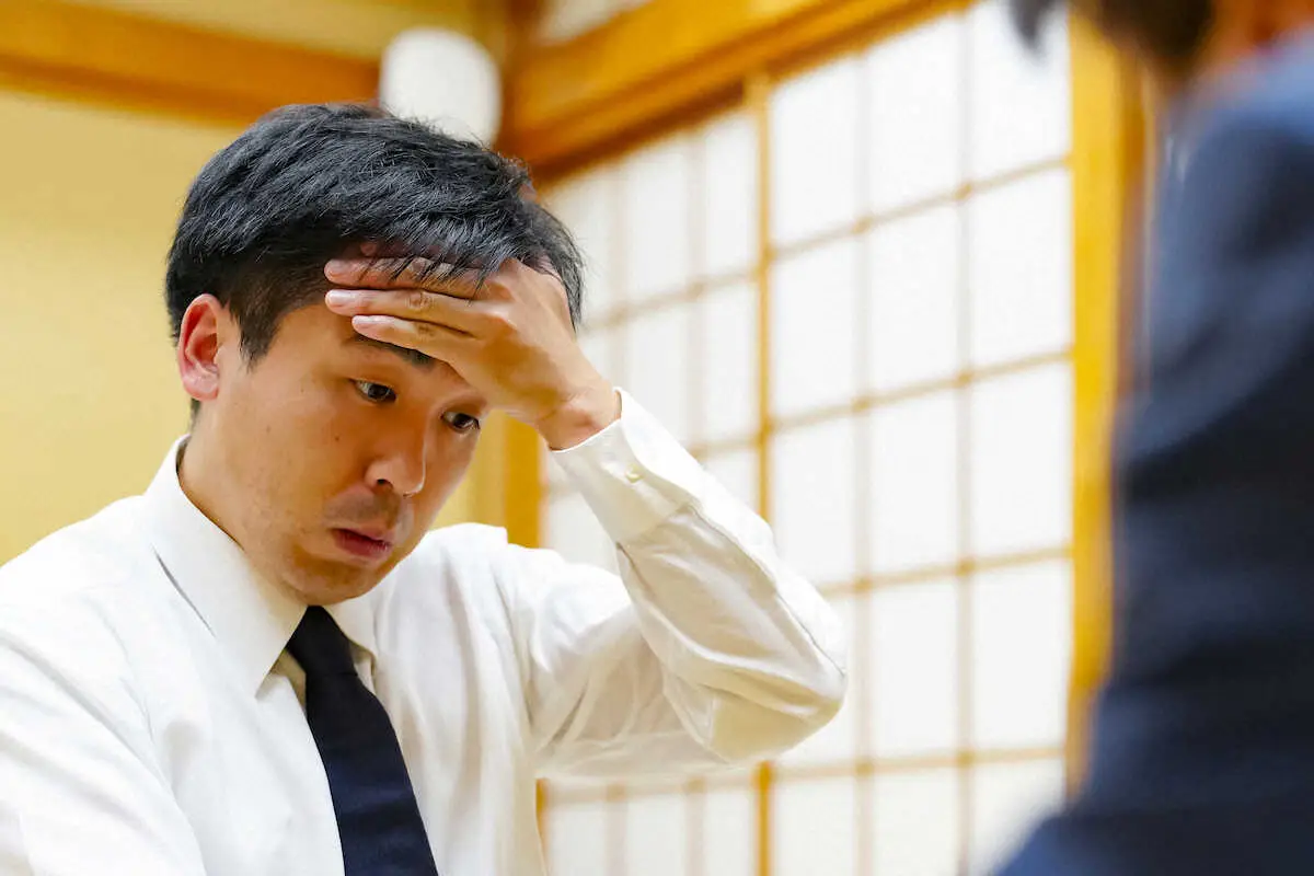 【画像・写真】菅井竜也八段が羽生善治九段下し、今リーグ初勝利　ALSOK杯第74期王将戦・挑戦者決定リーグ