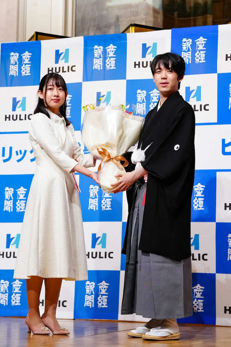 【画像・写真】永世資格獲得の藤井聡太棋聖「より一層の研さんを積んでいきたい」
