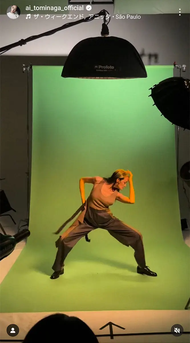 【画像・写真】冨永愛「モデルの辞書に羞恥心なんて言葉はない」撮影の様子披露に「こんなに動いてる」など驚きの声