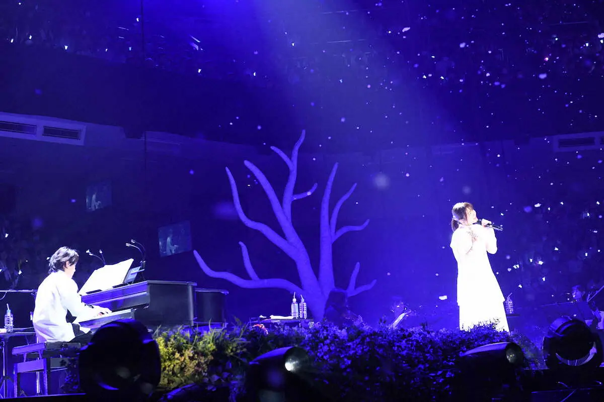 【画像・写真】いきものがかり　武道館で原点「路上ライブ」2人だけの異例舞台も…最後に大サプライズ！小田和正に震える