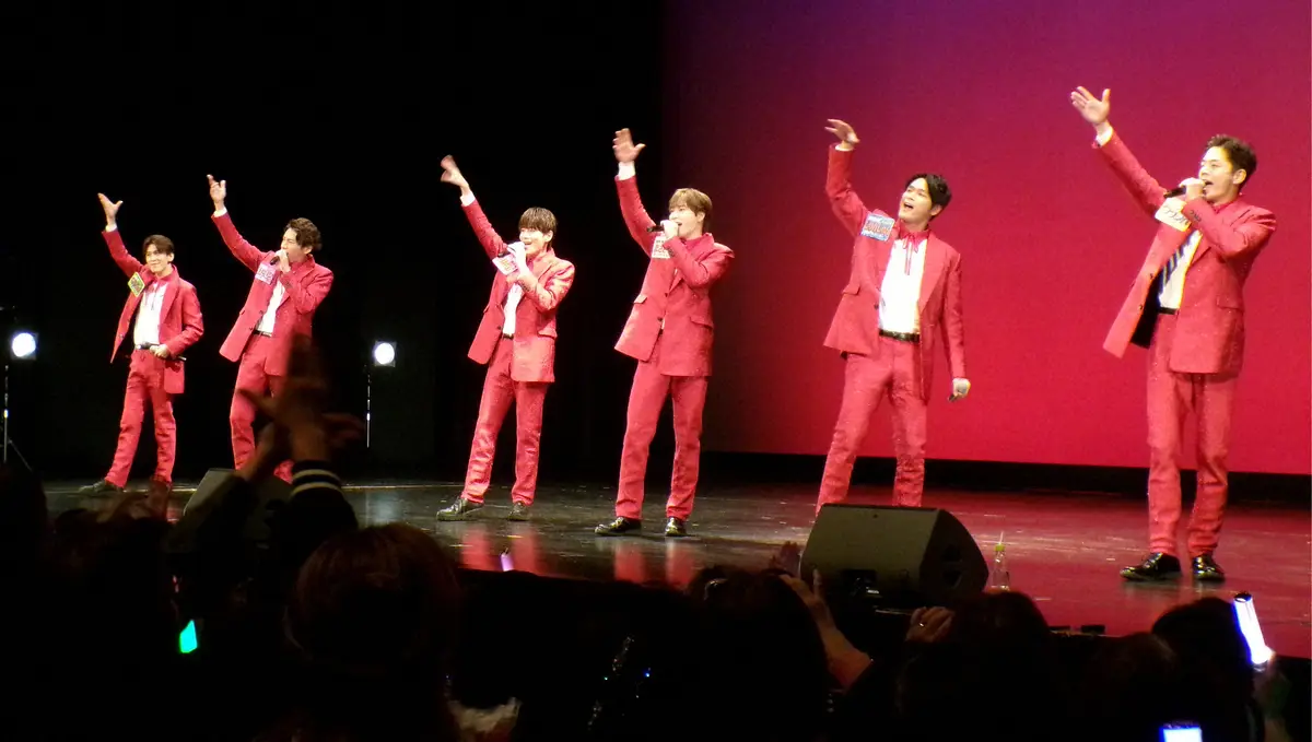 【画像・写真】奈良のイベントに出演したＳＨＯＷ－ＷＡ（左から）寺田真二郎、山本佳志、向山毅、塩田将己、青山隼、井筒雄太