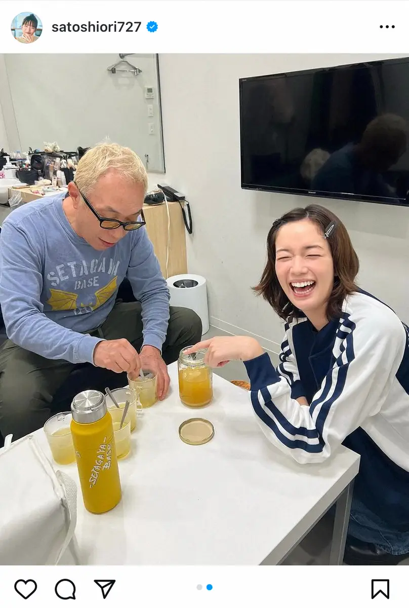 【画像・写真】佐藤栞里　「世界でいちばんあったかくて優しい味」　大物芸能人とのツーショットに「優しい」の声