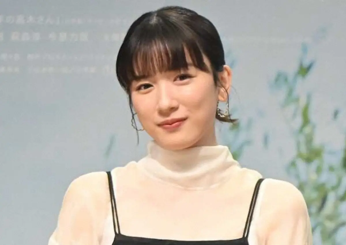 【画像・写真】岡崎紗絵　初対面で「こんなに目がキラキラした人いるの？」と思った女優明かす　今では親友に