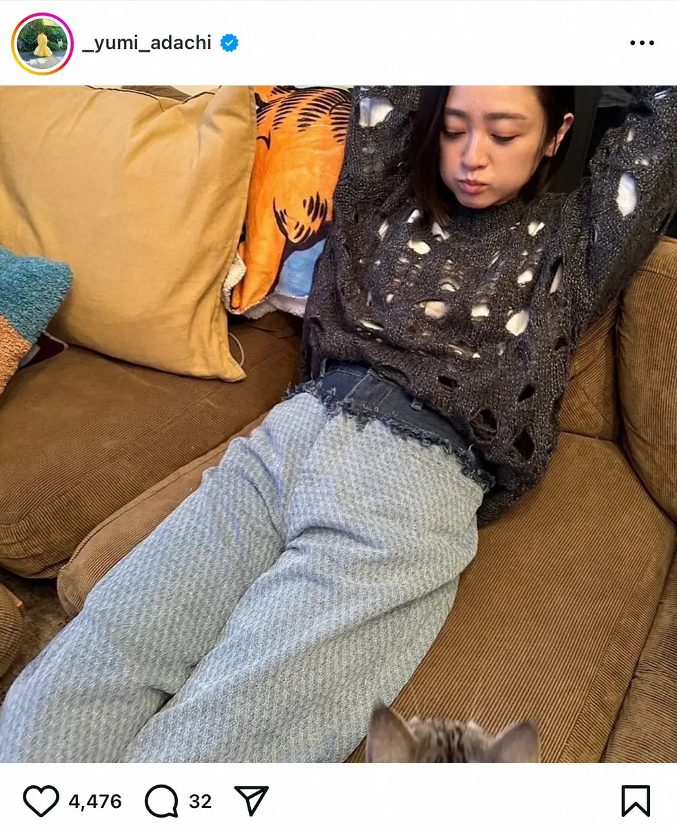 【画像・写真】安達祐実　「今日はお仕事も終わり」ソファでごろんとリラックスショット公開に「可愛いですね」の声