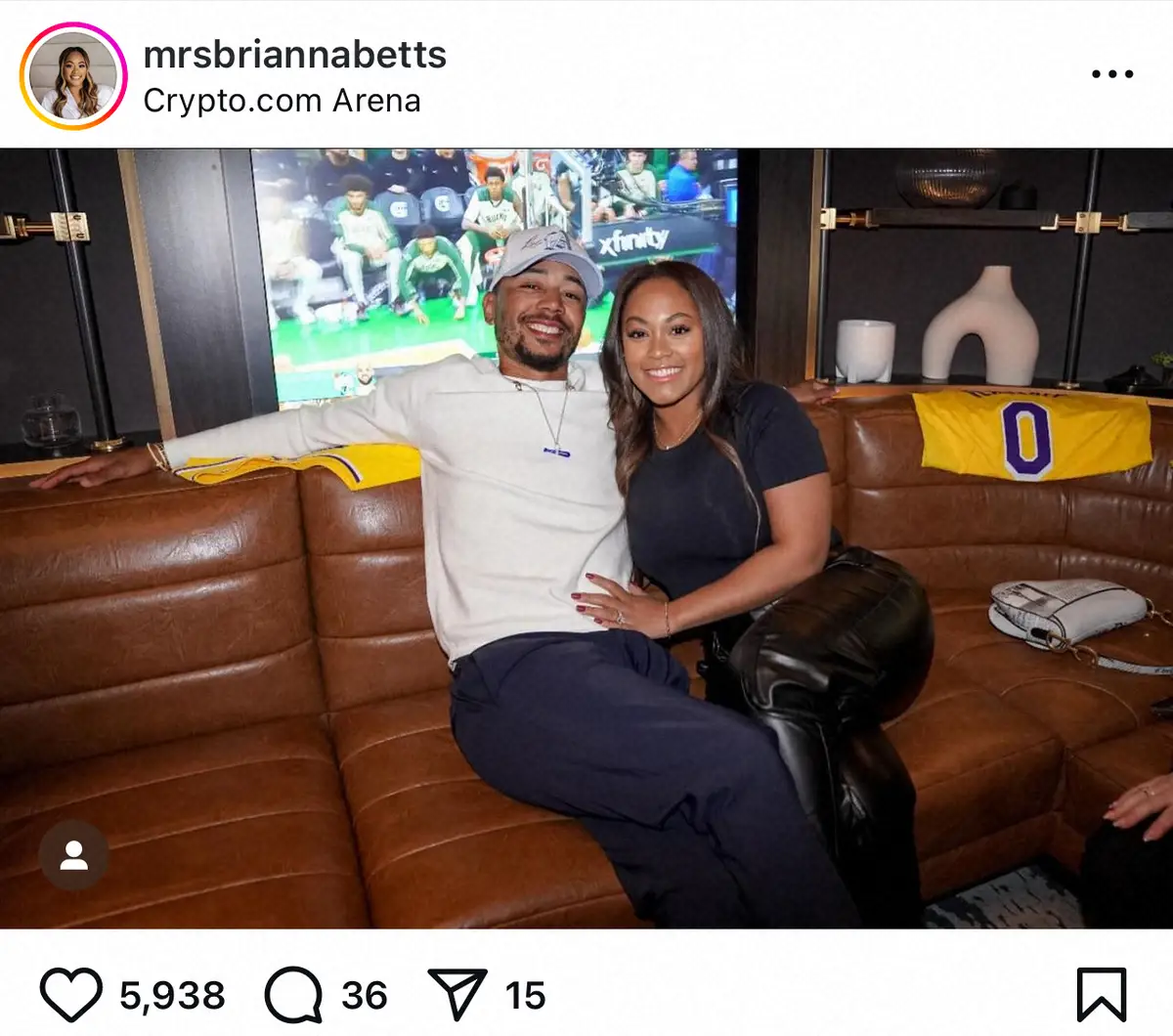 【画像・写真】ド軍ベッツ夫人　夫婦でNBAレイカーズ観戦！肩寄せ合う2Sに「なんて美しいカップル」「推し」反響の声