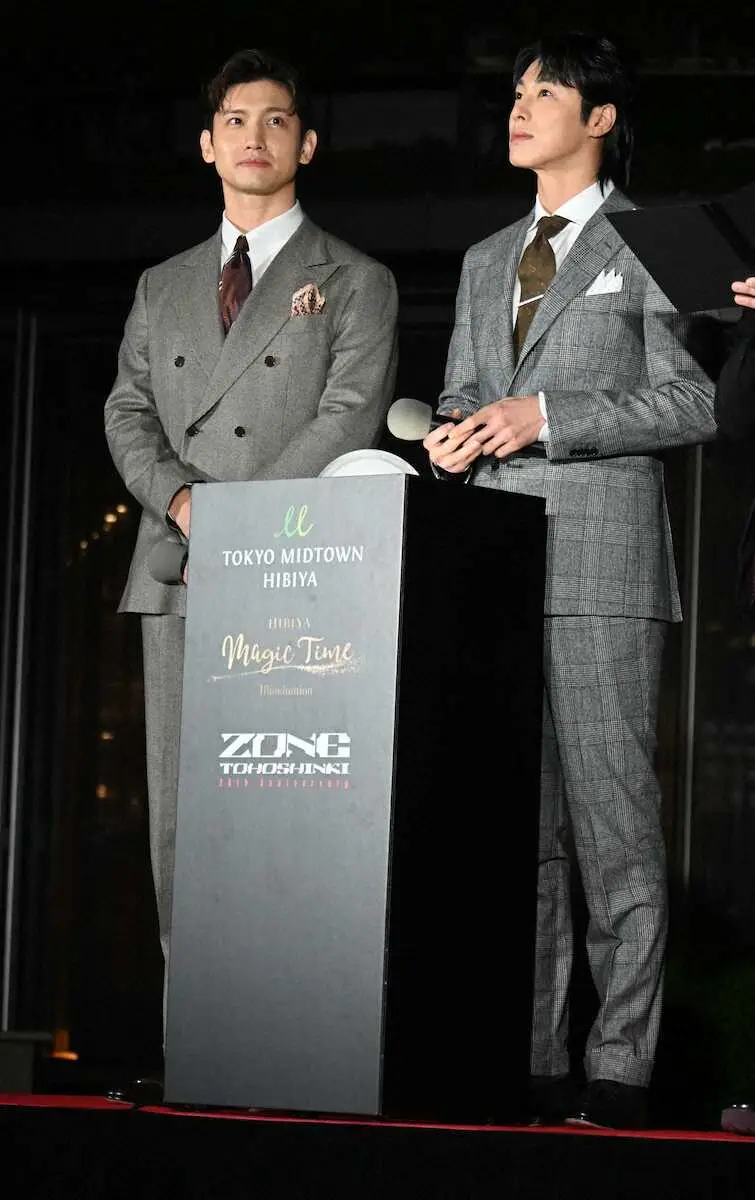 【画像・写真】点灯セレモニーに出席した東方神起（撮影・小渕　日向子））