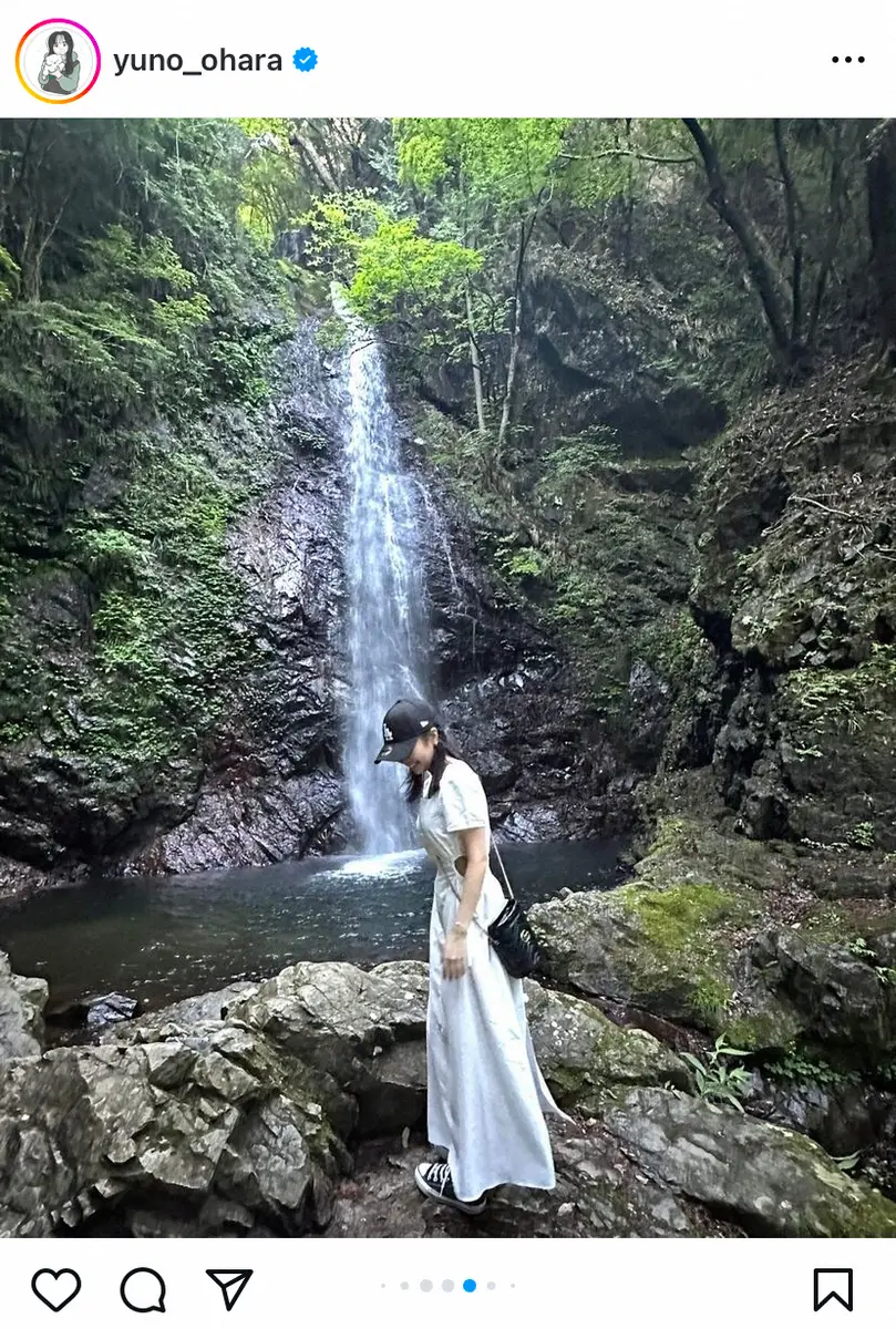 【画像・写真】大原優乃　「夏の思い出」白ワンピ姿にファン歓喜！　「滝の妖精」「可愛い」「癒される」の声