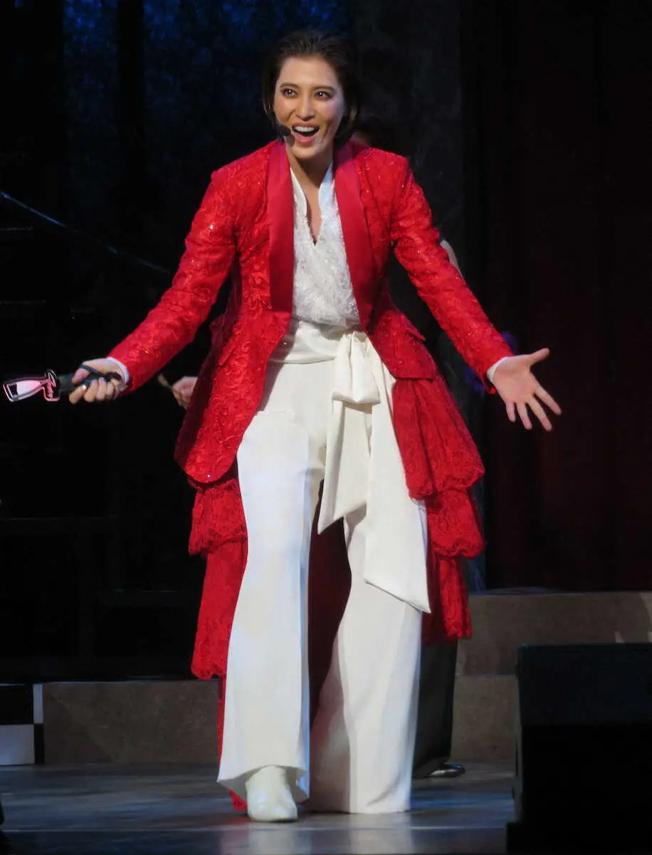 【画像・写真】元宝塚月組トップスター・月城かなと退団後初コンサート「私も会いたかったです」