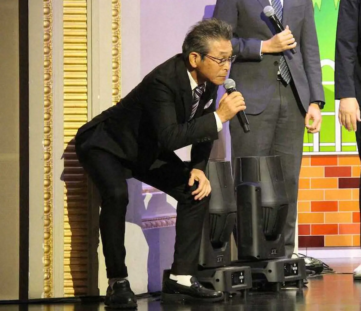 【画像・写真】間寛平　中国語で持ちネタ「かい～の」披露　「上海国際コメディフェスティバル」出演