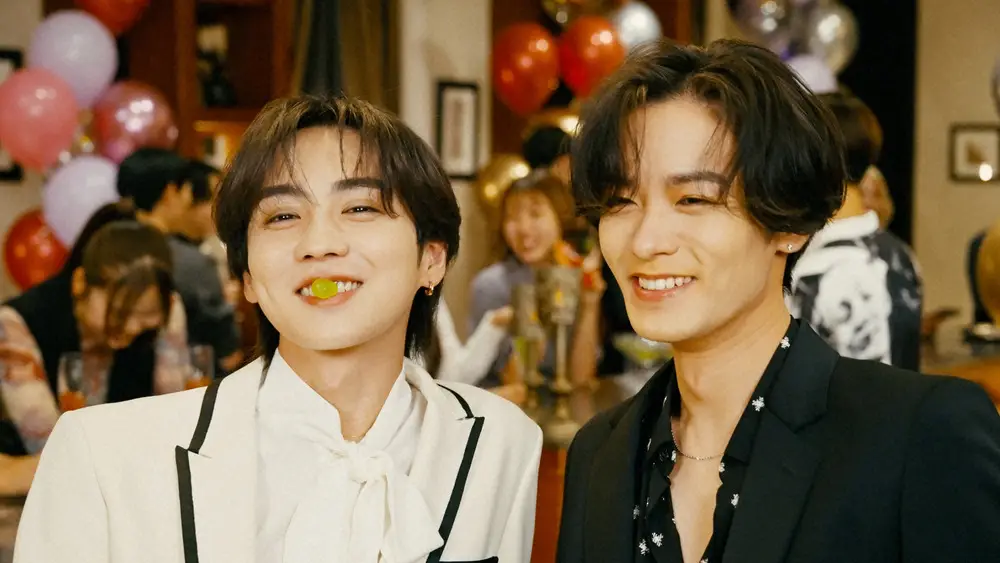 【画像・写真】近すぎる２人にドキッ！「UHA味覚糖コロロ」新CM