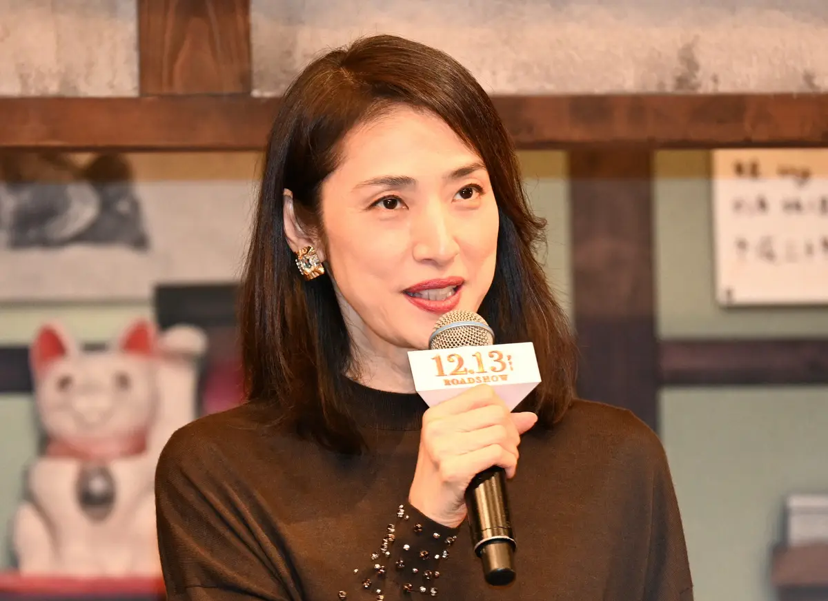 【画像・写真】天海祐希　“白髪”の特殊メークは「私は精神統一して座ってるだけだったので…」　スタッフたちに感謝