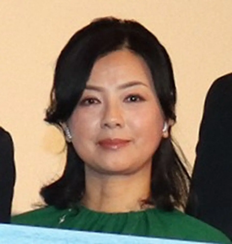 【画像・写真】60歳人気女優の歌声に大反響　オーケストラを背に名曲披露「キレイな歌声」「歌声変わらない」「豪華」