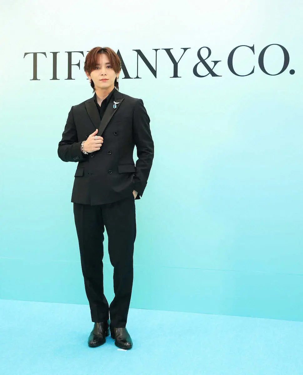 【画像・写真】山田涼介“総ティファニー”コーデで点灯式　クリスマスの意外な過去「パーティーとかはしたことがない」