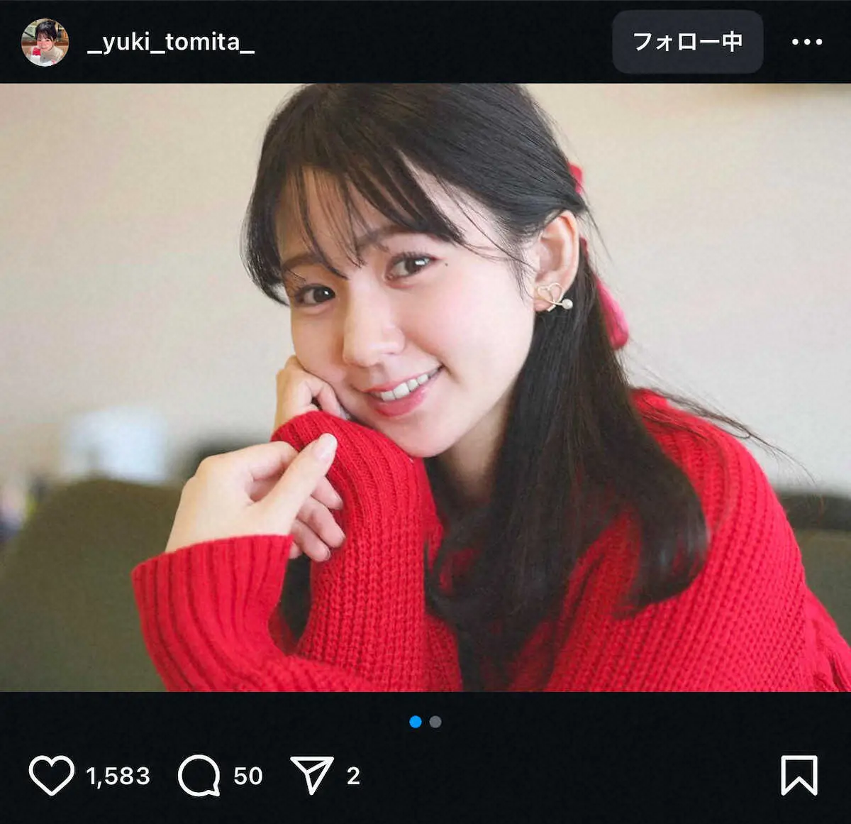 【画像・写真】クリスマスを感じさせる赤ニット姿に「可愛すぎ！」の声。冨田有紀のインスタグラム（＠_yuki_tomita_）から。