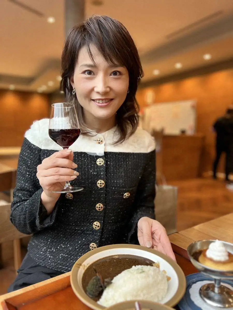 【画像・写真】赤坂離宮にあるカフェ「カーブドッチ」にて