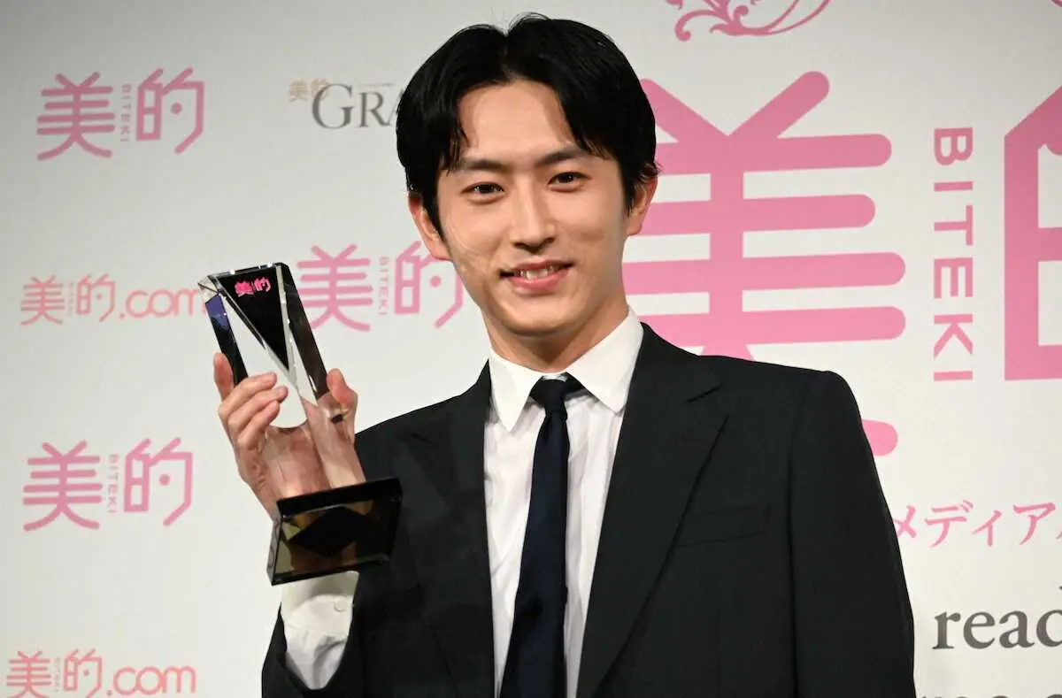 【画像・写真】杉野遥亮　「ベストビューティーマン」受賞に恐縮　「本当に良いんでしょうか…美容とか分からなくて」