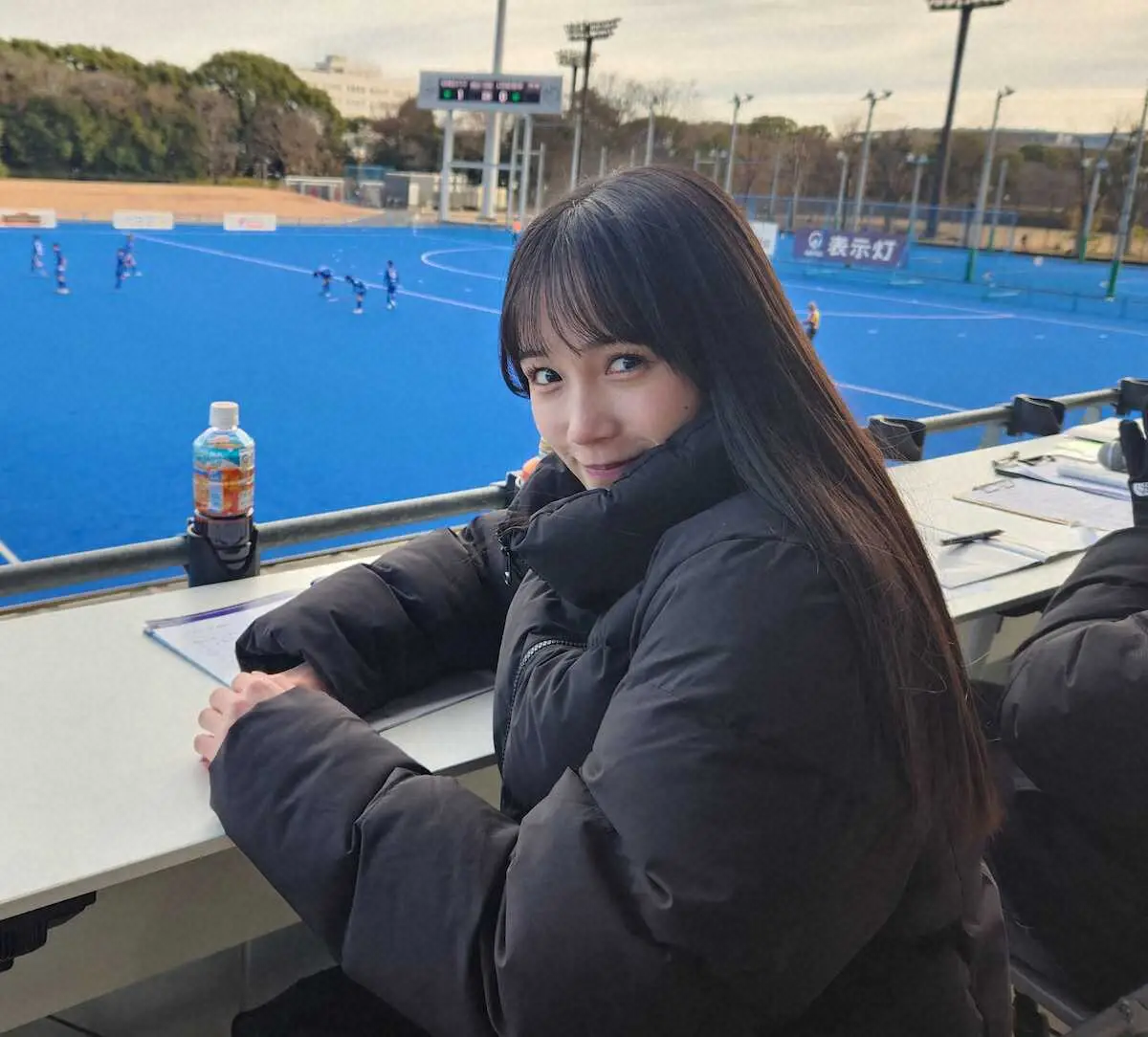 【画像・写真】つばきファクトリー・河西結心　全日本男子ホッケー選手権決勝で解説　キーパー好守に「神セーブです！」