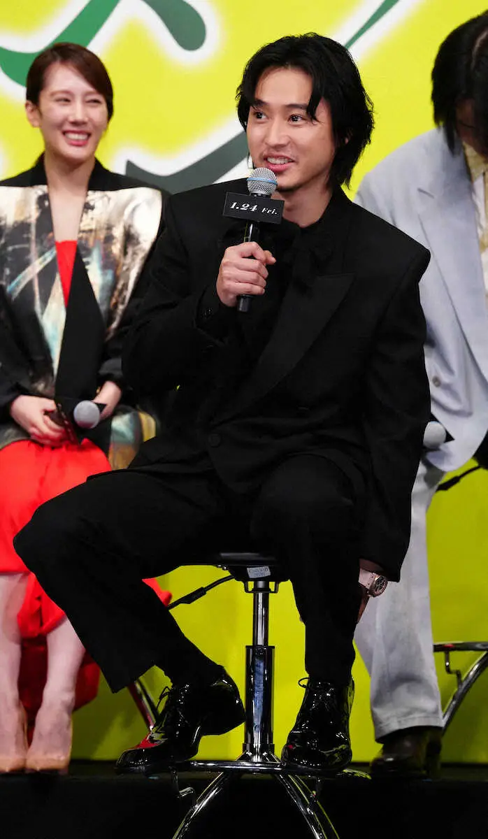 【画像・写真】山崎賢人　新年の抱負聞かれ「自分の脱皮を繰り返し、いい人に…」珍回答に会場大爆笑