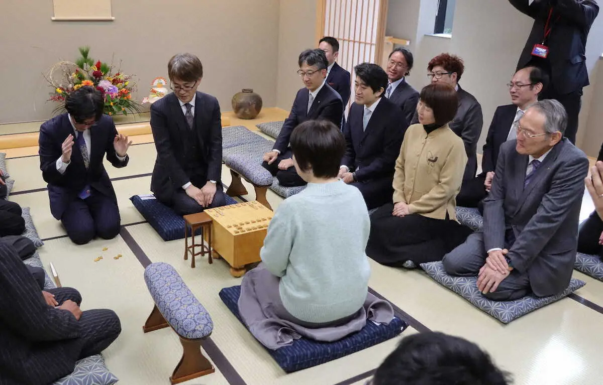 【画像・写真】日本将棋連盟の新春恒例「指し初め式」　7日から公式戦がスタート