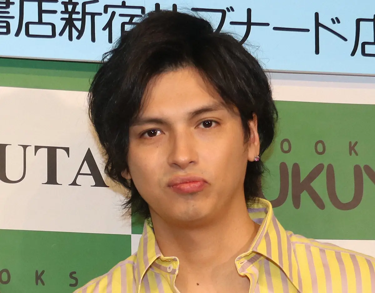 【画像・写真】アレクサンダー　ラルクの「hydeになりたかった」中学校の卒業アルバム写真に「全然変わってない」の声