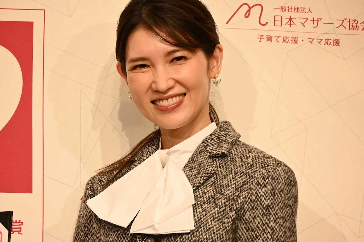 【画像・写真】友利新「年に数回の妻業」報告　ロン毛夫に驚く声に「地面師のハリソンに寄せてるみたいです」