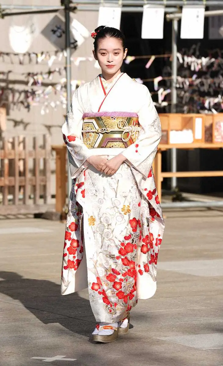 【画像・写真】髙石あかり　後期朝ドラ「ばけばけ」ヒロインとして「華」開く一年に　晴れ着お披露目会