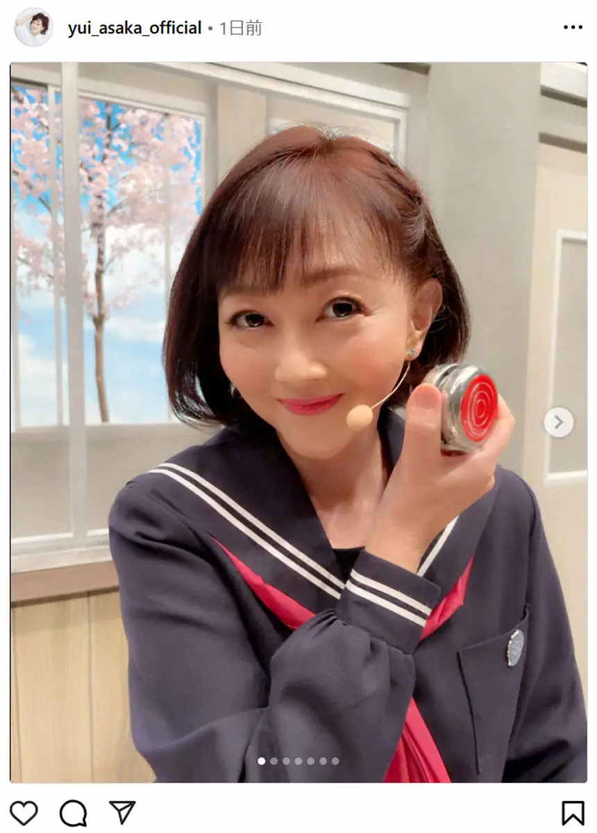 【画像・写真】浅香唯　55歳のセーラー服&ヨーヨー姿にファン大興奮「違和感ない」「衰えていない」「やっぱり似合う」