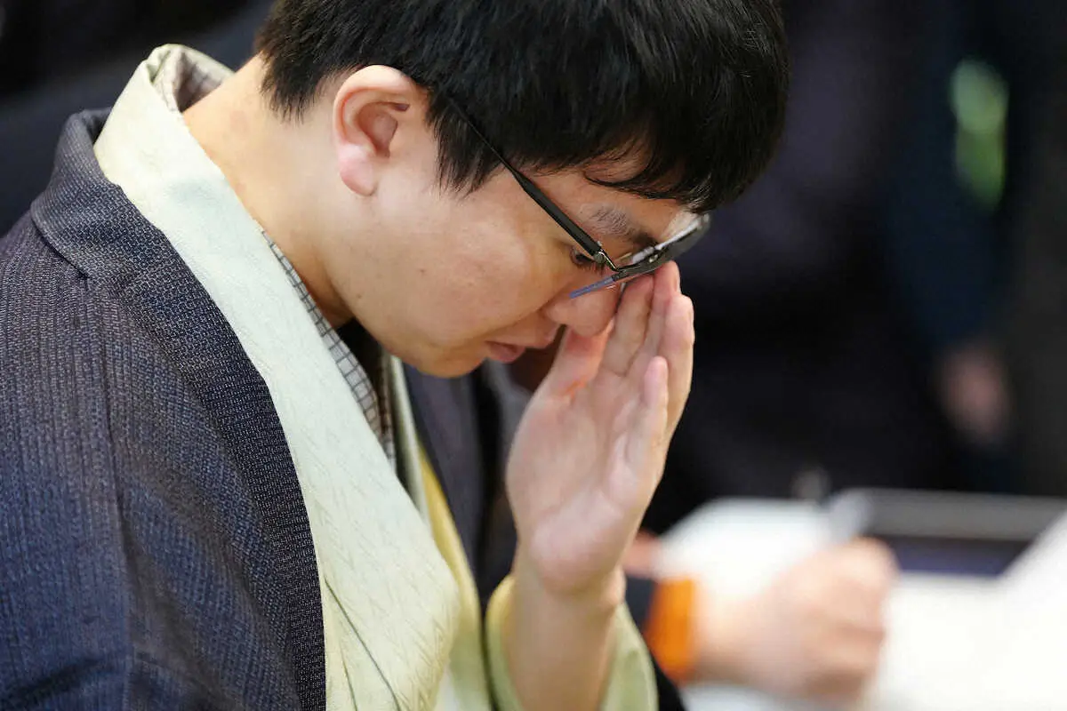 【画像・写真】王将戦第1局副立会・神谷八段　相掛かりは「藤井さんが苦戦してる印象」「永瀬さんは意識？」