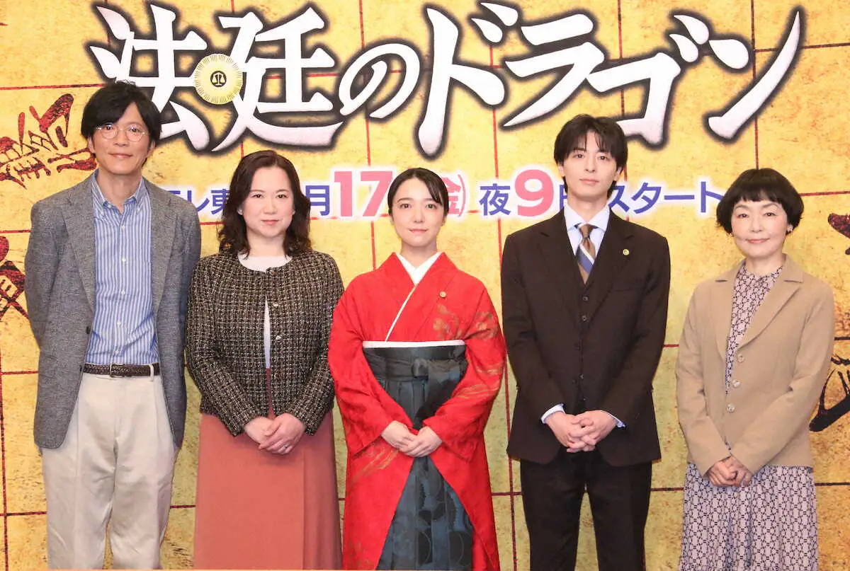 【画像・写真】上白石萌音　今年の漢字は「考」…「考える年にします」　テレ東ドラマ「法廷のドラゴン」制作発表
