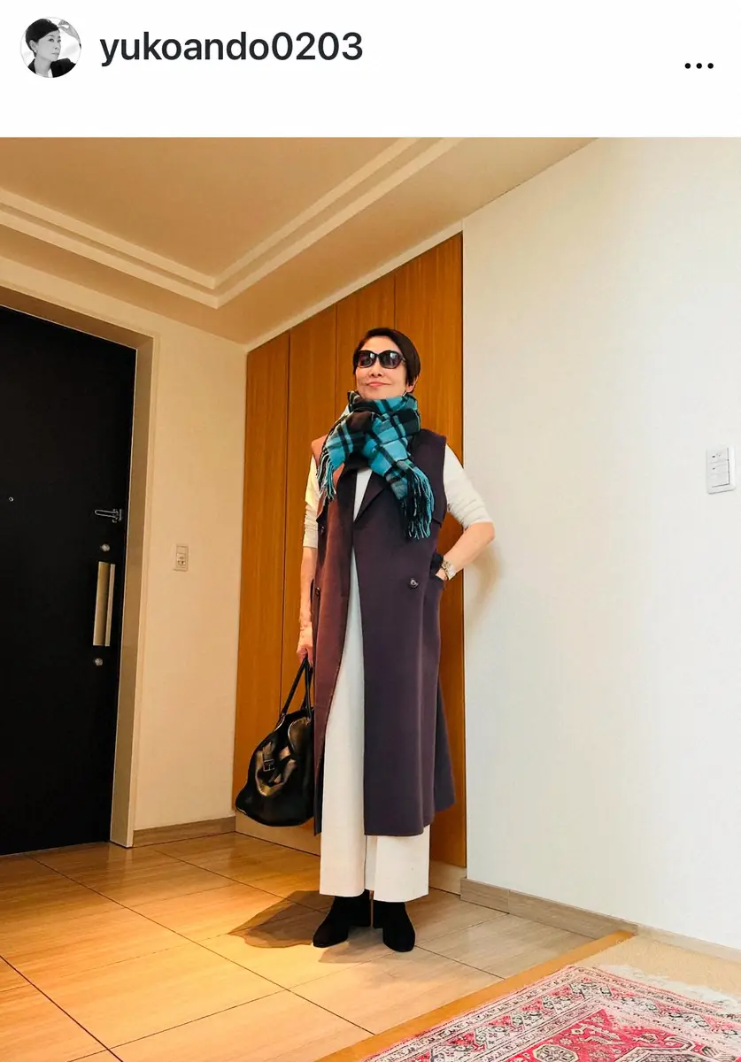 【画像・写真】安藤優子氏　トレンチスタイルのジレコーデ披露「センス抜群に素敵」「モデルさんみたい」「かっこいい」