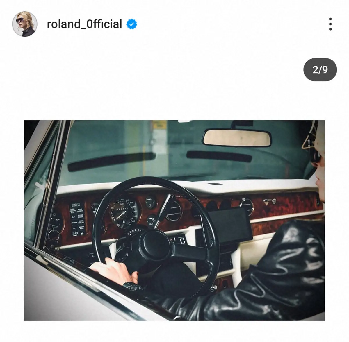 【画像・写真】ROLAND　一目惚れして22年に「衝動買い」した愛車を披露「良いクルマです」